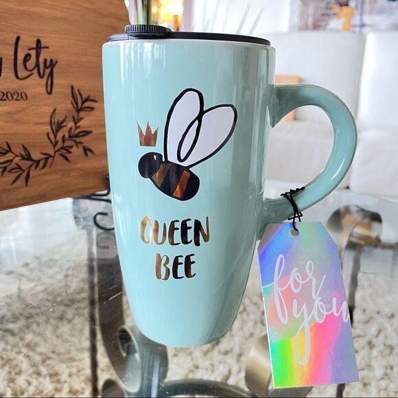NWT Sheffield Home Beautiful Queen Bee Mint Green Tall Travel Coffee Mug w/ Lid - Picture 1 of 14